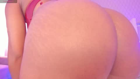 SophiaSmiths online show from 10.12.25