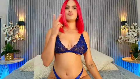 sophicollins online show from 10.03.25