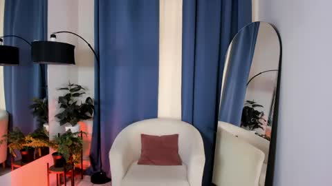 Sophia online show from 05.12.26