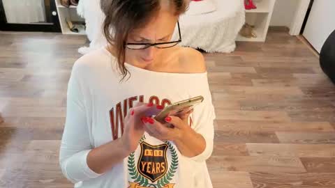 Sophie online show from 09.12.25