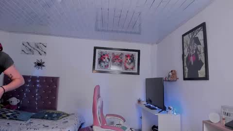 Snapshot of sophie_dolly_ chatting on 11.15.25 sophie doll online show from 11.15.25