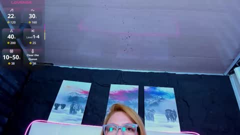 Snapshot of sophie_ebanks chatting on 02.05.26 Soph online show from 02.05.26