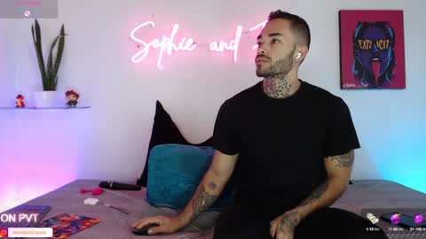 Snapshot of sophie_foxx chatting on 10.17.25 SOPHIE - FOXX online show from 10.17.25