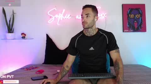 Snapshot of sophie_foxx chatting on 10.22.25 SOPHIE - FOXX online show from 10.22.25