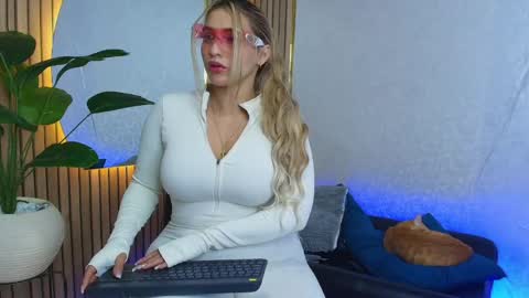  SOPHIE JANNER online show from 06.01.26