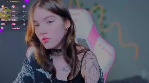 sophie_nomenal_ online show from 08.04.26