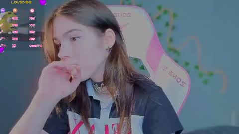sophie_nomenal_ online show from 08.07.26