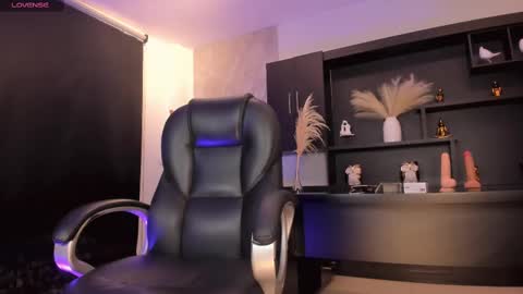 Sophie online show from 02.16.25