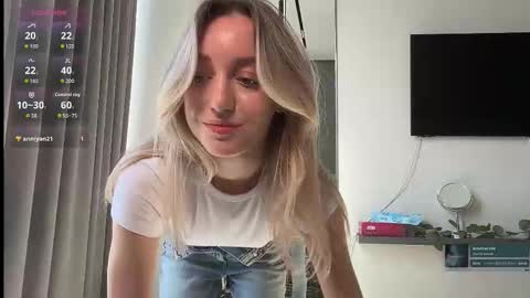 sophiebelll online show from 10.25.25