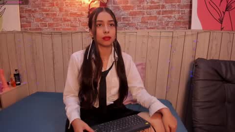 Snapshot of sophiebenson_ chatting on 12.13.24 Sophie online show from 12.13.24