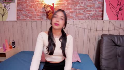 Snapshot of sophiebenson_ chatting on 12.28.24 Sophie online show from 12.28.24