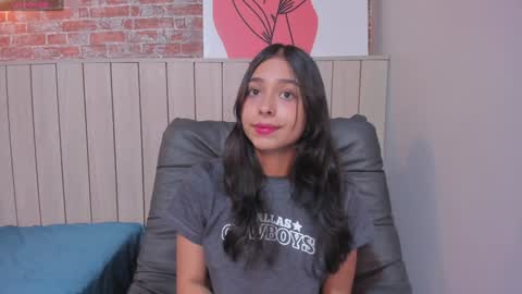 Snapshot of sophiebenson_ chatting on 01.06.25 Sophie online show from 01.06.25