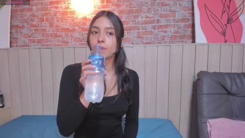 Snapshot of sophiebenson_ chatting on 01.08.25 Sophie online show from 01.08.25