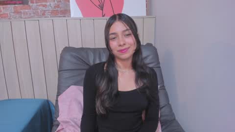 Snapshot of sophiebenson_ chatting on 01.08.25 Sophie online show from 01.08.25