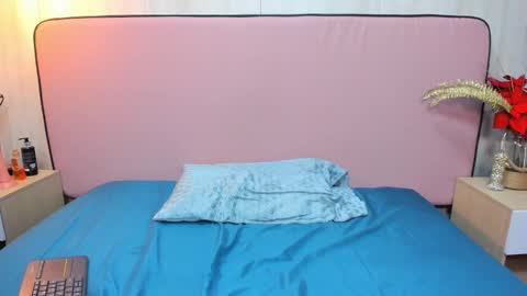 Snapshot of sophiebenson_ chatting on 01.23.25 Sophie online show from 01.23.25