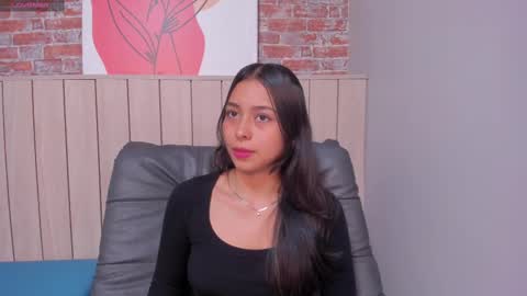 Snapshot of sophiebenson_ chatting on 02.13.25 Sophie online show from 02.13.25