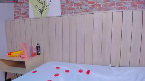 Snapshot of sophiebenson_ chatting on 02.14.25 Sophie online show from 02.14.25