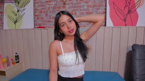 Snapshot of sophiebenson_ chatting on 02.24.25 Sophie online show from 02.24.25