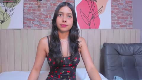 Snapshot of sophiebenson_ chatting on 03.04.25 Sophie online show from 03.04.25