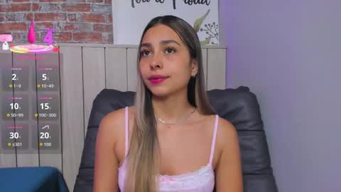 Snapshot of sophiebenson_ chatting on 09.24.25 Sophie online show from 09.24.25