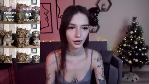 Snapshot of sophiecherrie chatting on 12.16.24 Sophie online show from 12.16.24