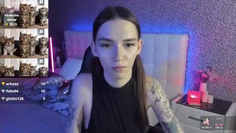 Snapshot of sophiecherrie chatting on 02.28.25 Sophie online show from 02.28.25