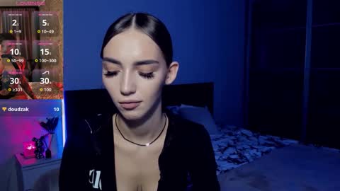 Snapshot of sophiecherrie chatting on 09.17.25 Sophie online show from 09.17.25