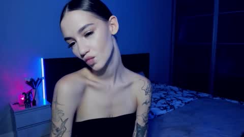 Snapshot of sophiecherrie chatting on 09.24.25 Sophie online show from 09.24.25