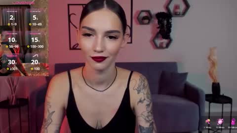 Snapshot of sophiecherrie chatting on 11.20.25 Sophie online show from 11.20.25