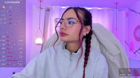 Snapshot of sophiecherry_ chatting on 12.09.24 Sophie IG sophiecherry es online show from 12.09.24