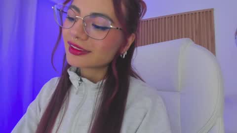 Snapshot of sophiecherry_ chatting on 02.02.25 Sophie IG sophiecherry es online show from 02.02.25