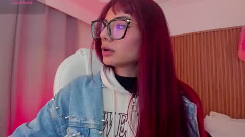 Snapshot of sophiecherry_ chatting on 11.04.25 Sophie IG sophiecherry es online show from 11.04.25