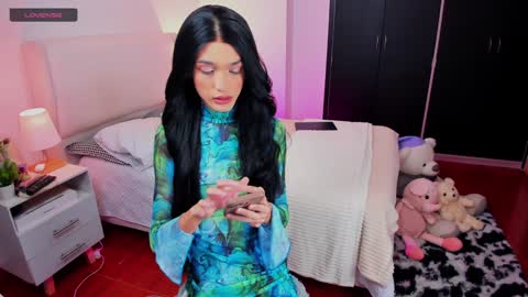 Snapshot of sophiecornett chatting on 12.31.24 online show from 12.31.24