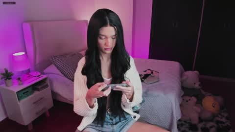 Snapshot of sophiecornett chatting on 09.09.25 online show from 09.09.25