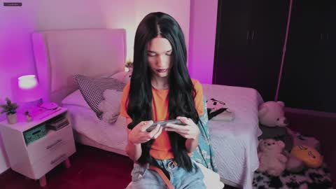 Snapshot of sophiecornett chatting on 09.10.25 online show from 09.10.25