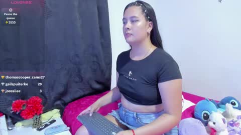 Snapshot of sophieewoods chatting on 02.19.25 Sophie Woods online show from 02.19.25