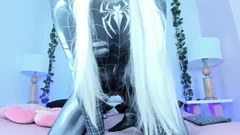 Snapshot of sophiehill_gh chatting on 01.22.25 SOPH online show from 01.22.25