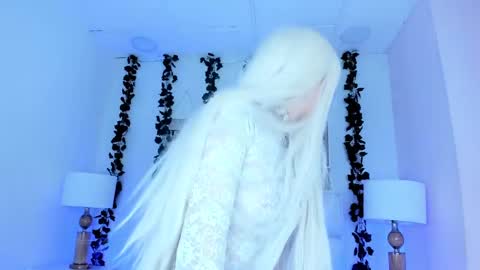 Snapshot of sophiehill_gh chatting on 01.22.25 SOPH online show from 01.22.25