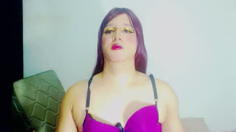 sophiehillsxo online show from 11.14.25