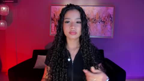 Sophie Houston online show from 11.26.25