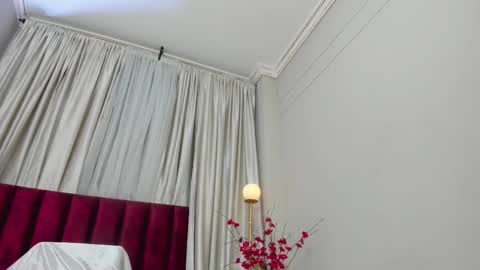 Sophie Johns online show from 11.28.25