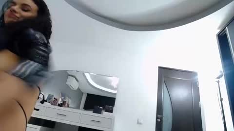 Snapshot of sophiejoulia chatting on 02.15.25 Sophie online show from 02.15.25