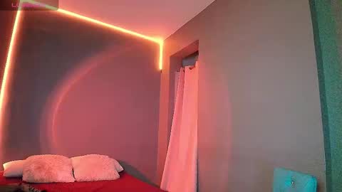 sophiejuicy_ online show from 12.04.25