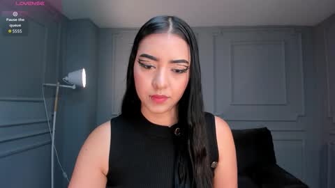 Snapshot of sophielanne chatting on 11.23.25 Sophie online show from 11.23.25