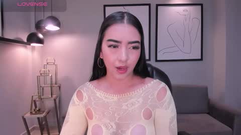 Sophie online show from 12.21.25