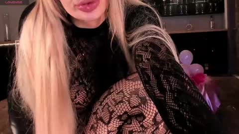 Snapshot of sophiepalmerx chatting on 02.14.25 Sophie Palmer online show from 02.14.25