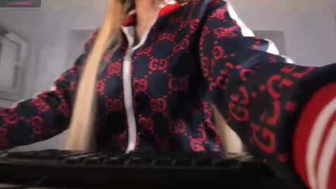 Snapshot of sophiepalmerx chatting on 02.18.25 Sophie Palmer online show from 02.18.25