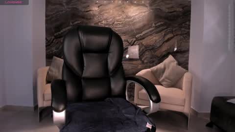 Snapshot of sophiepalmerx chatting on 02.19.25 Sophie Palmer online show from 02.19.25