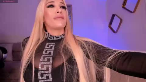 Snapshot of sophiepalmerx chatting on 03.07.25 Sophie Palmer online show from 03.07.25