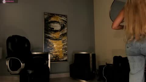 Snapshot of sophiepalmerx chatting on 10.03.25 Sophie Palmer online show from 10.03.25